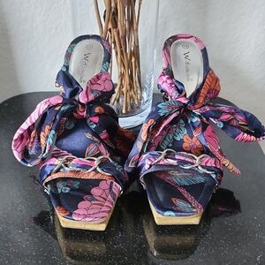 ViVI Women's Floral Platform Sandals - Navy and Pink